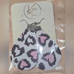 Kim & Tim Leopard Print‎ Earrings